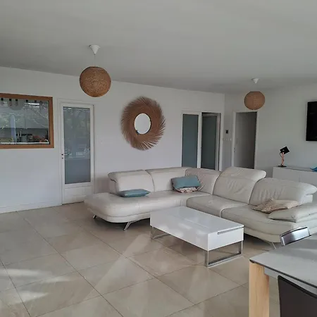 Villa Climatisee, Avec 3 , Piscine, Et Terrain Arbore *