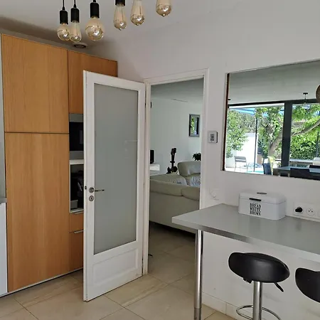 Villa Climatisee, Avec 3 , Piscine, Et Terrain Arbore