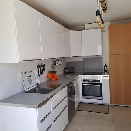 Climatisee, Avec 3 , Piscine, Et Terrain Arbore Saint-Cyr-sur-Mer